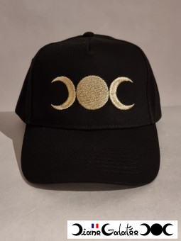 Cap with one embroidery