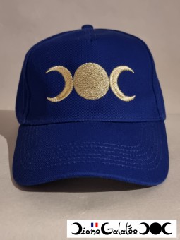 Cap with two embroidery